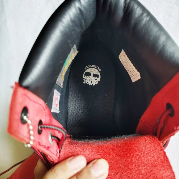 Timberland Chicago Bull's Red Boots with Black Details - Picture 12 of 16